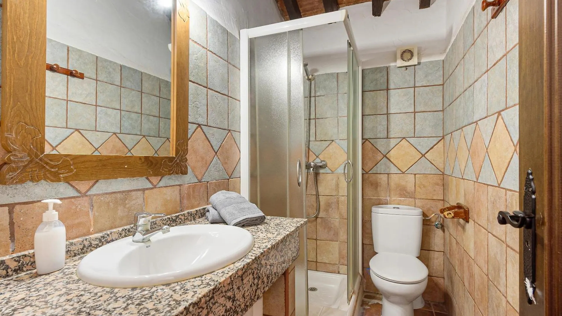 منزل الضيف مالقة  في La Casa Grande 0*,